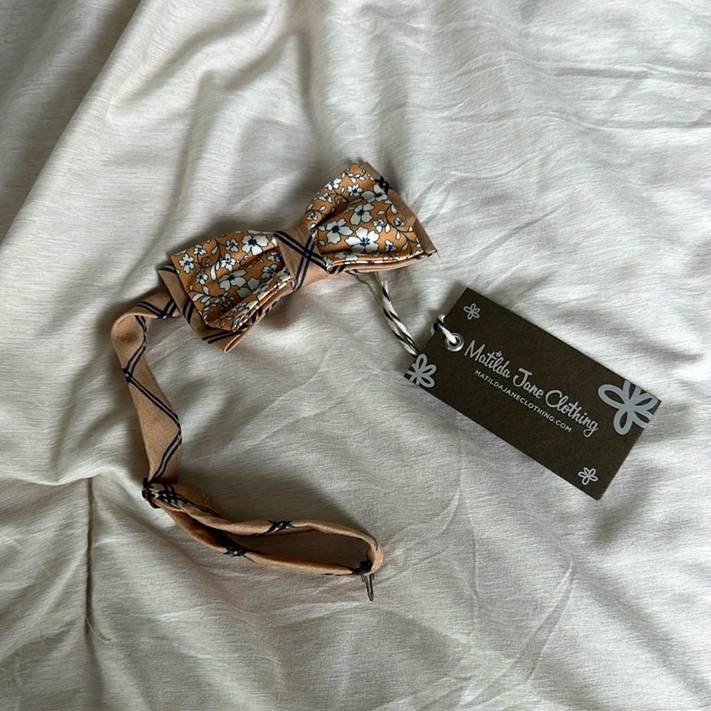 Boys Matilda, Jane bow tie  fall winter spring New with tags